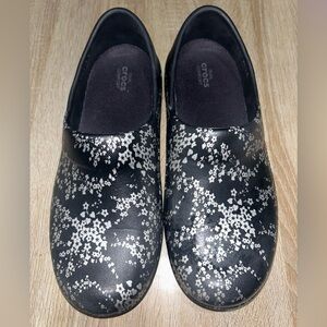 CROCS WOMEN'S NERIA PRO GRAPHIC Comfort  CLOGS BLACK/SILVER WOMEN'S 10